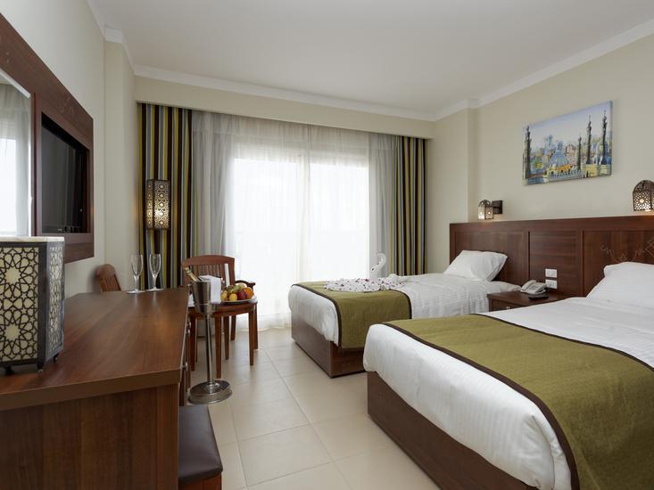Royal Star Beach Resort  4