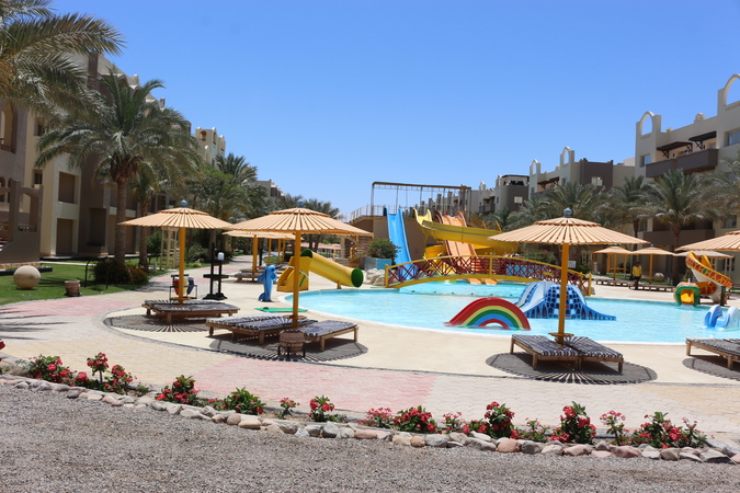 El Karma Aqua Beach Resort 5