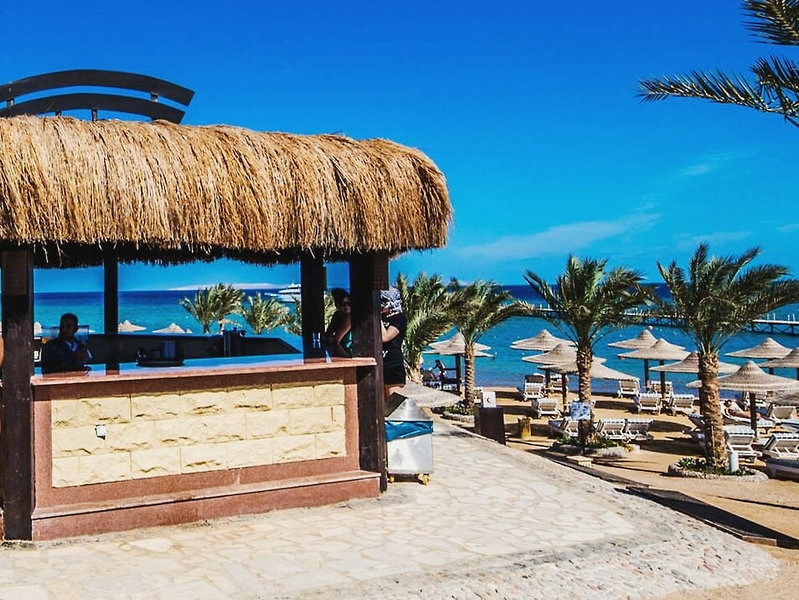 El Karma Aqua Beach Resort 9