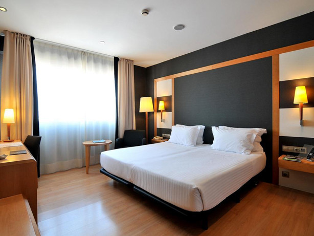 Barcelona Universal 7