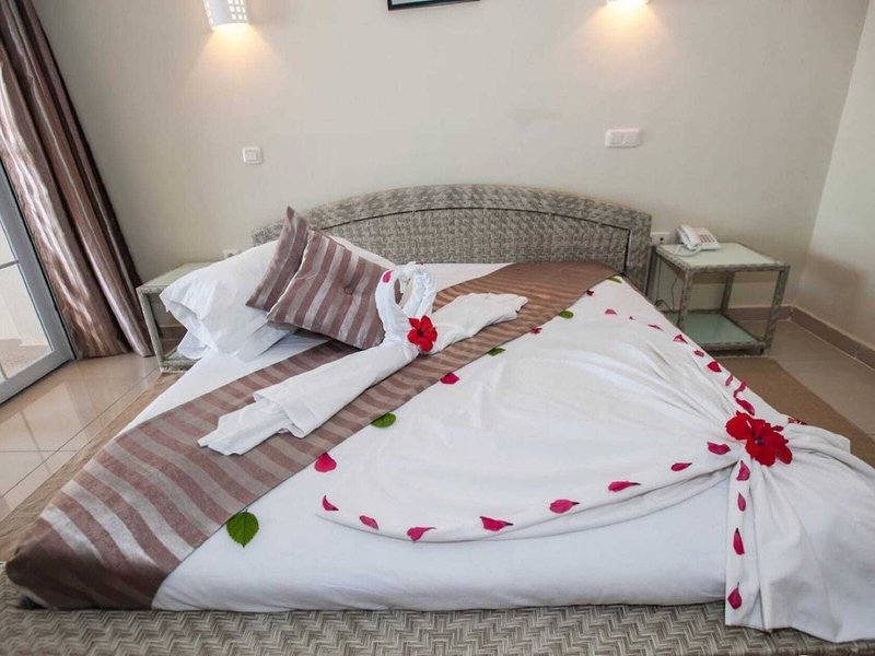 Lella Meriam Hotel & Club 42