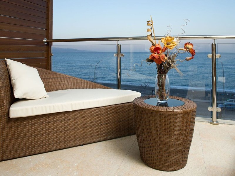 Main Palace Hotel 9 - Outdoor Pool