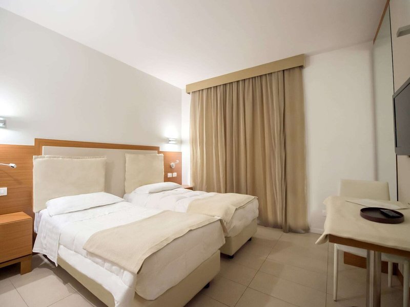Main Palace Hotel 14 - Room Example