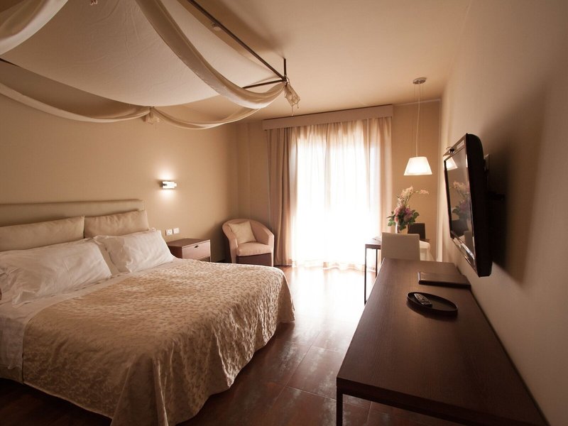 Main Palace Hotel 15 - Room Example