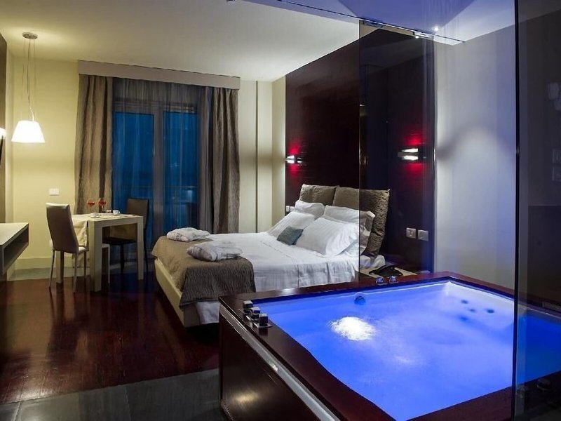 Main Palace Hotel 18 - Room Example