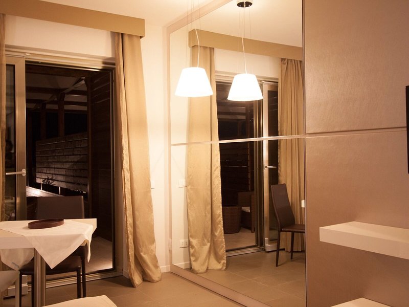 Main Palace Hotel 19 - Room Example