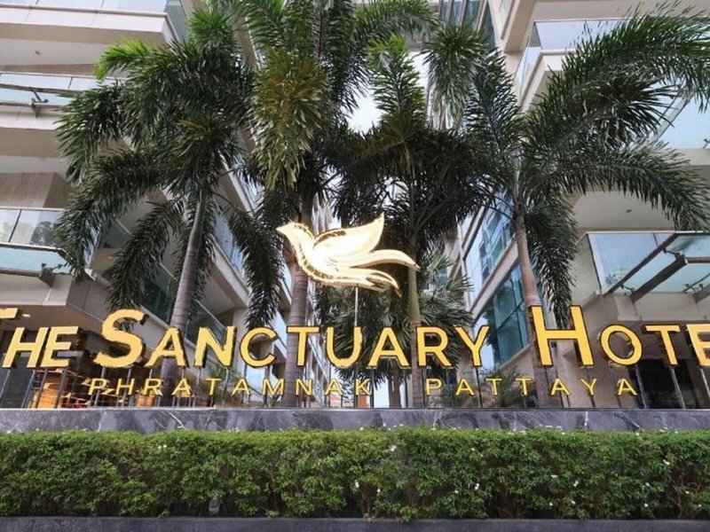 Centara Grand Phratamnak Resort Pattaya 3