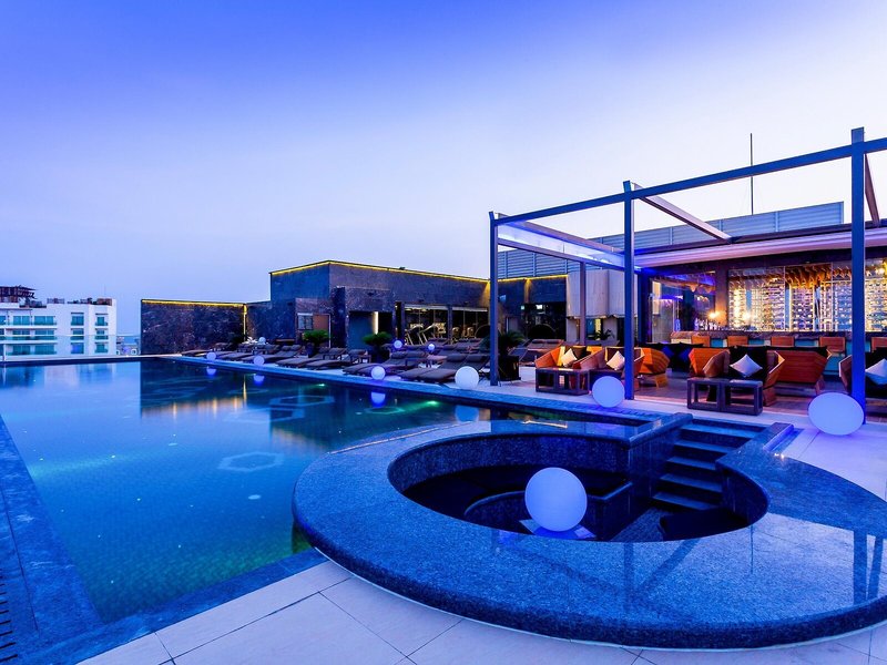 Centara Grand Phratamnak Resort Pattaya 10