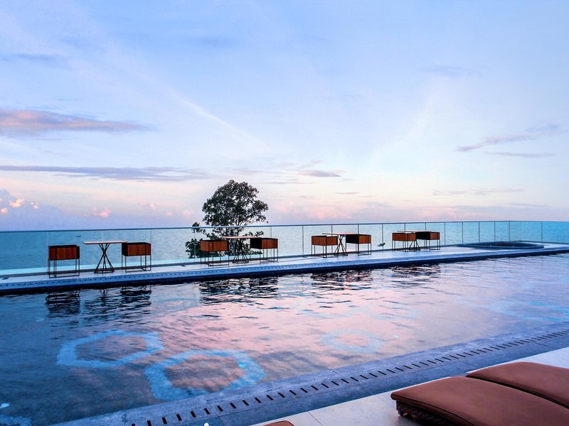 Centara Grand Phratamnak Resort Pattaya 12