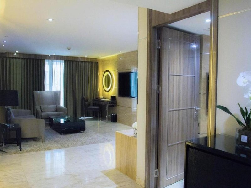 Centara Grand Phratamnak Resort Pattaya 19