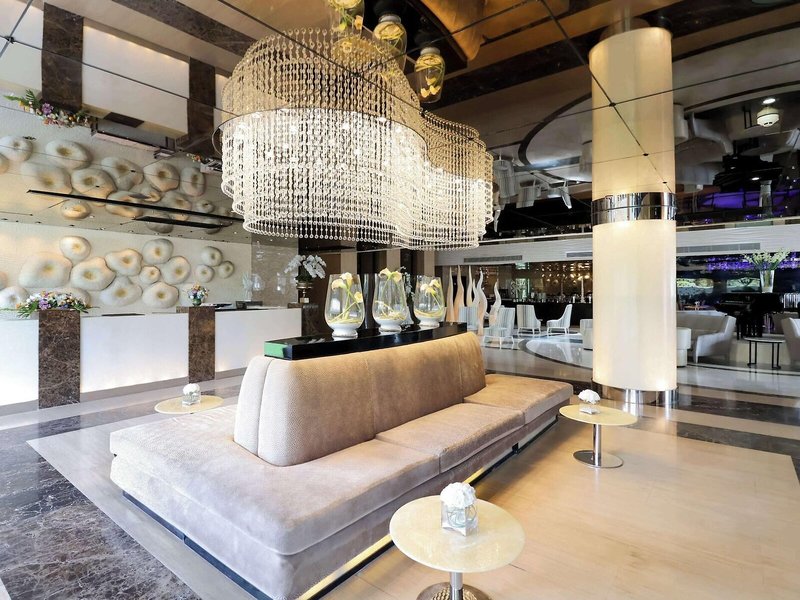 Centara Grand Phratamnak Resort Pattaya 21