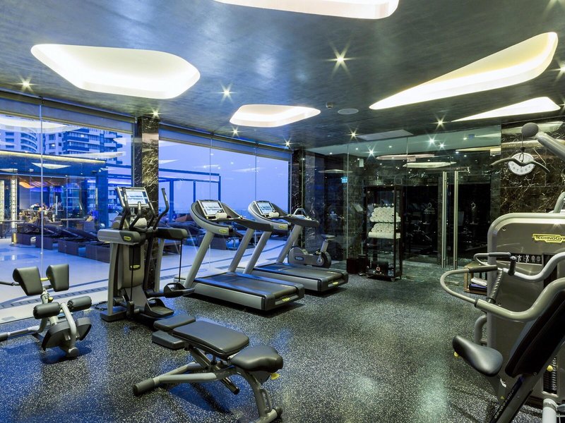 Centara Grand Phratamnak Resort Pattaya 32