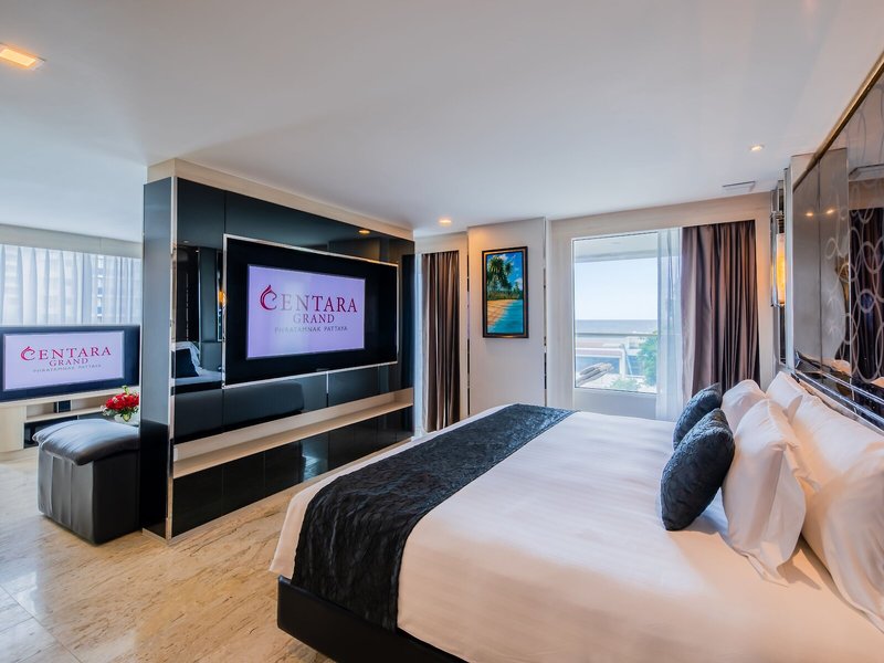 Centara Grand Phratamnak Resort Pattaya 43