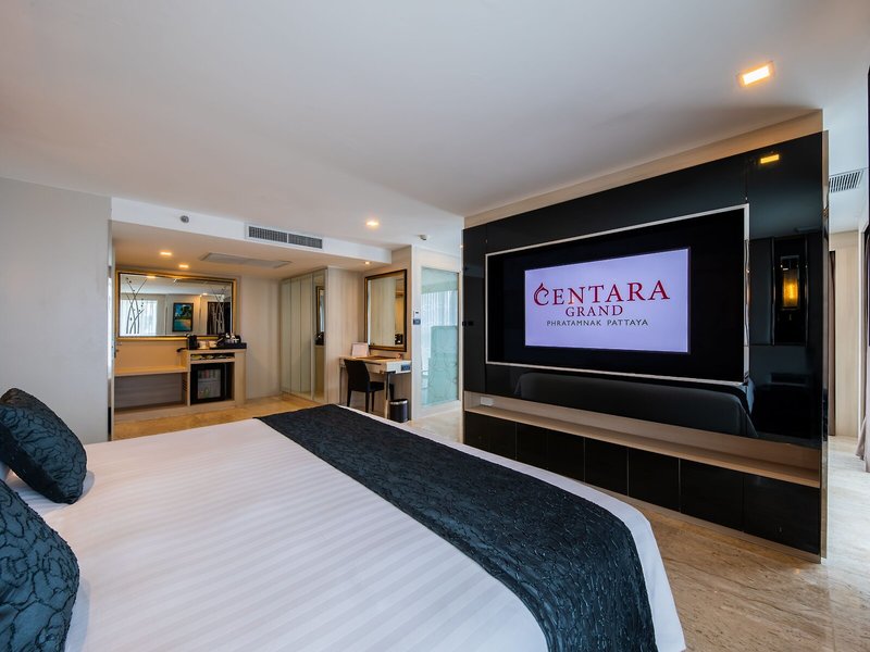 Centara Grand Phratamnak Resort Pattaya 44