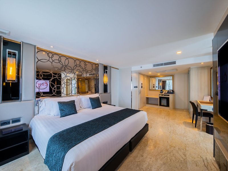 Centara Grand Phratamnak Resort Pattaya 45