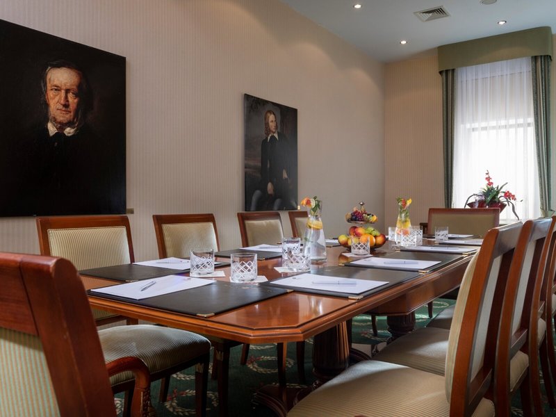Best Western Premier Grand Hotel Russischer Hof 14
