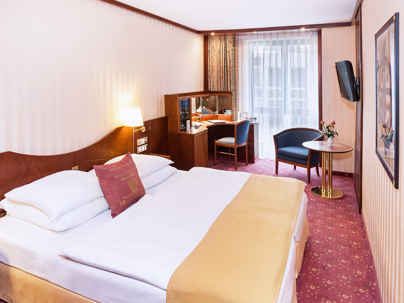 Best Western Premier Grand Hotel Russischer Hof 32