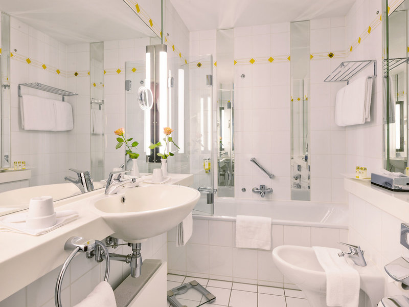 Best Western Premier Grand Hotel Russischer Hof 36