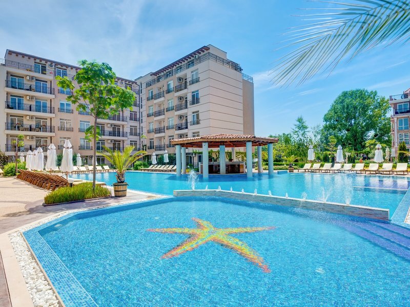 Dawn Park 12 - Outdoor Pool