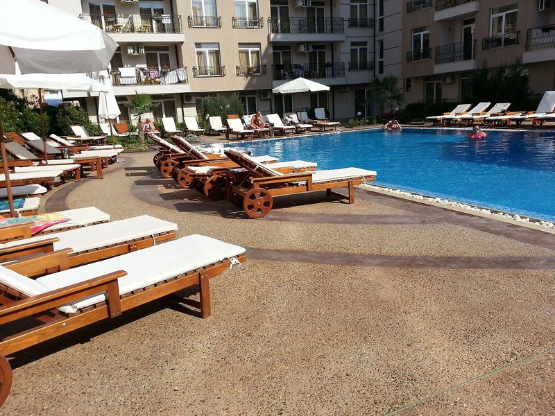 Dawn Park 16 - Outdoor Pool