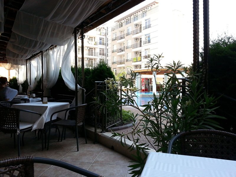 Dawn Park 25 - Restaurant