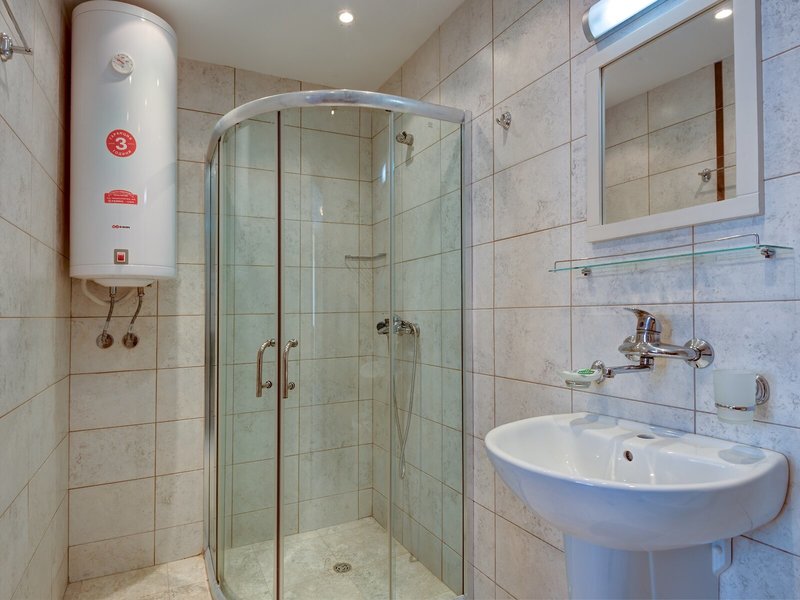 Dawn Park 40 - Bathroom Example