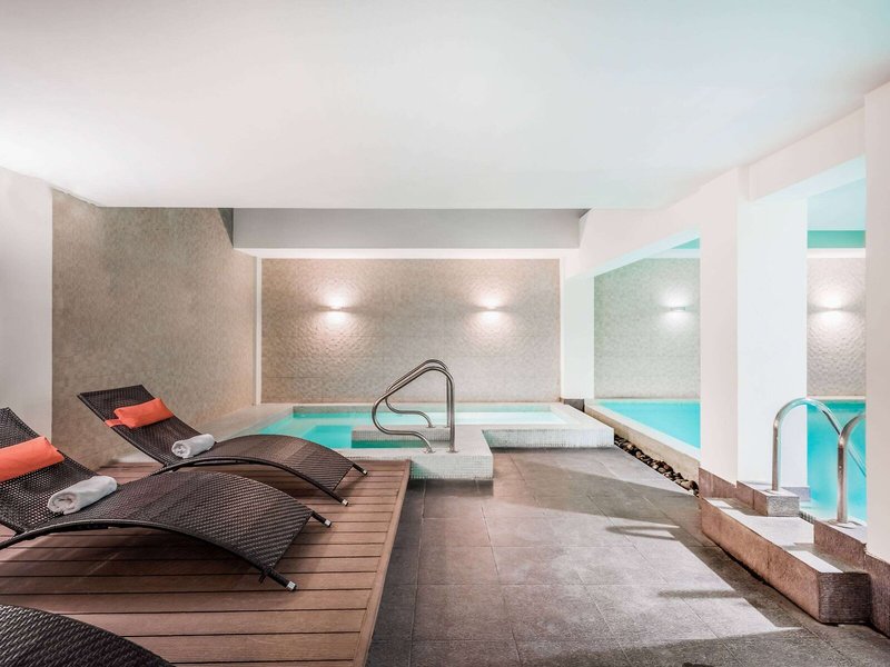 Wyndham Garden San Jose Escazu 4 - Outdoor Pool