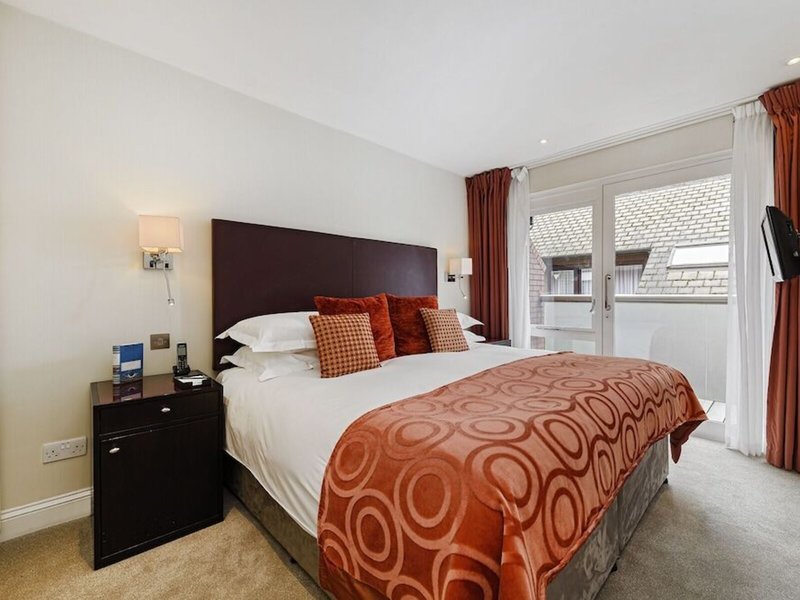 Cheval Knightsbridge 21