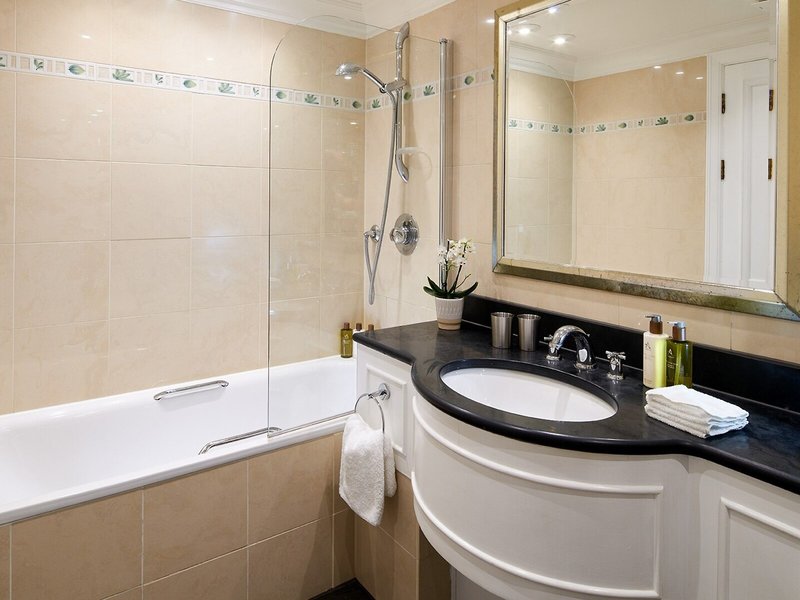Cheval Knightsbridge 32