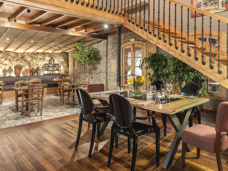 Bahia Del Duque Resort 12