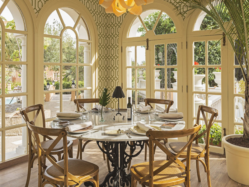 Bahia Del Duque Resort 18