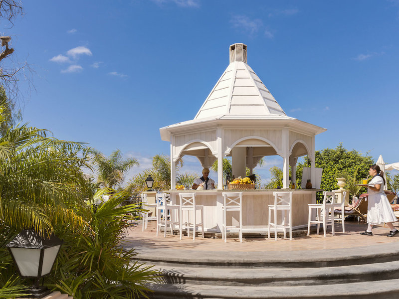 Bahia Del Duque Resort 19