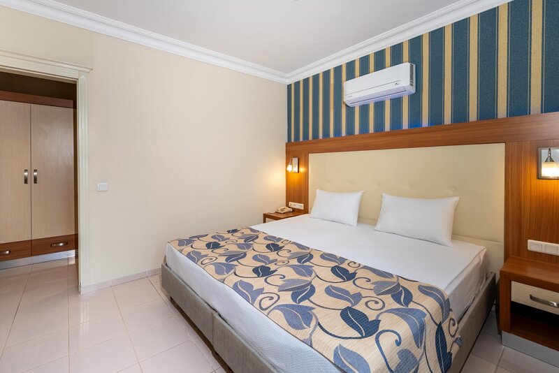 Villa Sun Flower Aparts & Suites 52 - Room Example