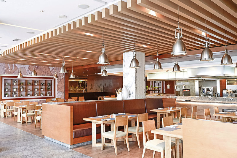 DoubleTree by Hilton Dubai - Jumeirah Beach 9