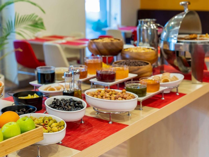 ibis Izmir Alsancak 12