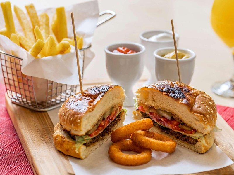 ibis Izmir Alsancak 13