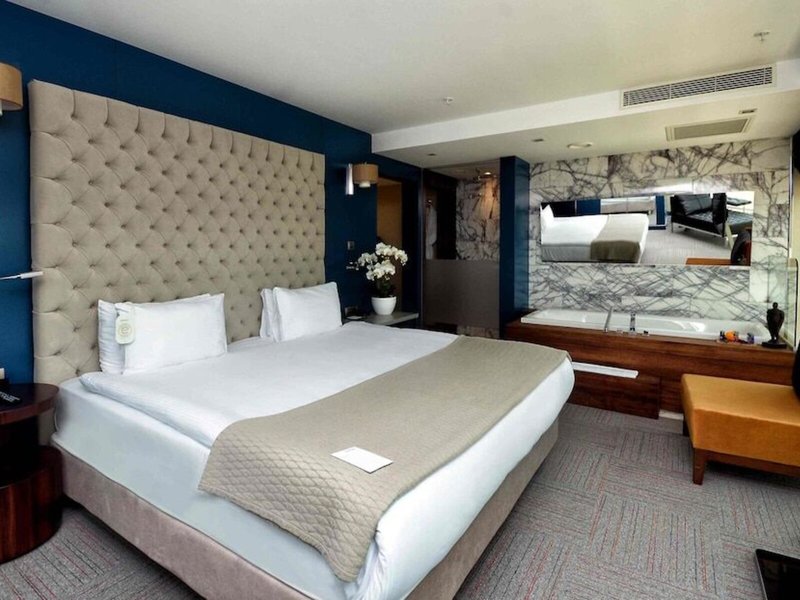 Ramada Encore Izmir 38