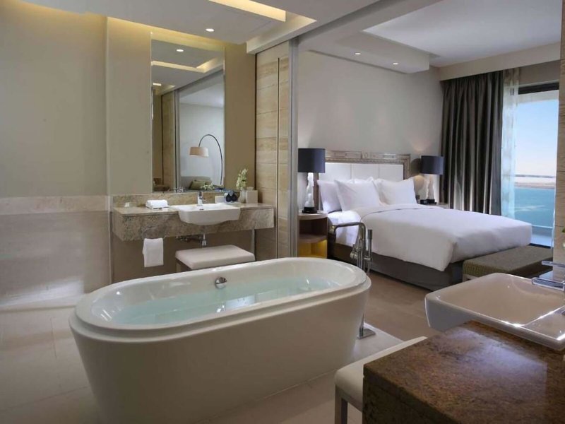 Hilton Dead Sea Resort & Spa 15