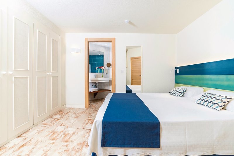 HOVIMA La Pinta Beachfront Family Hotel 18