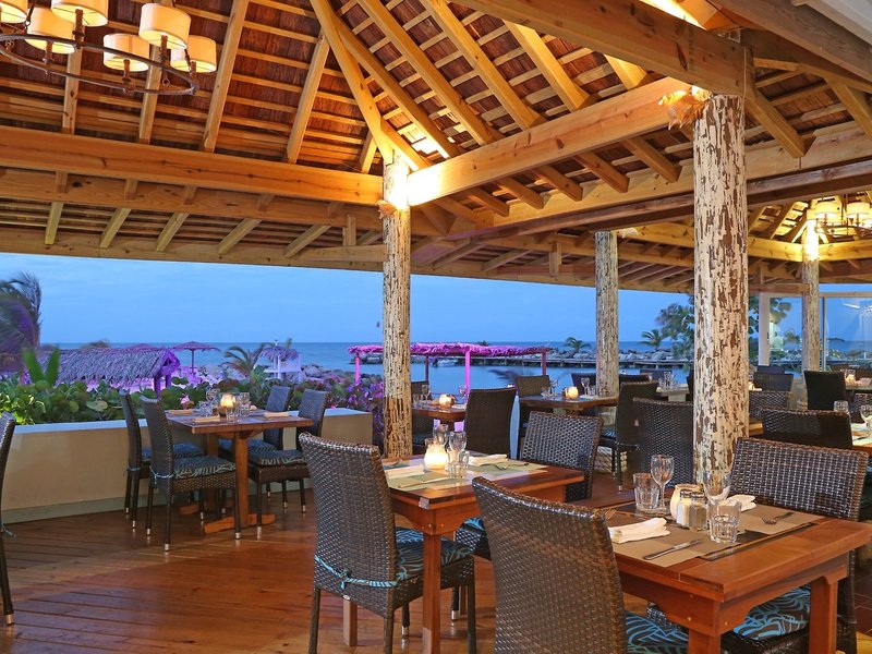 Ocean Point Resort & Spa 17
