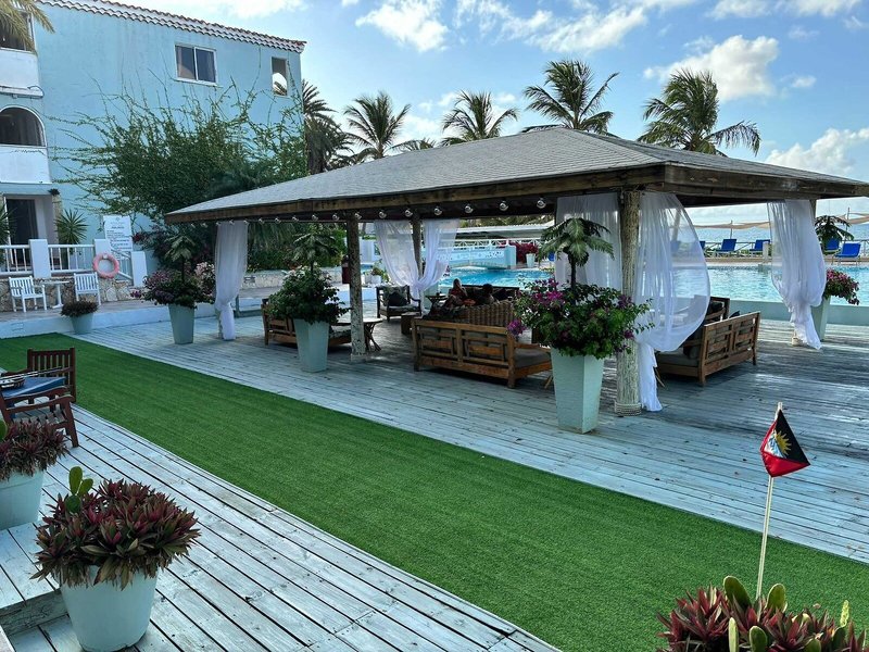 Ocean Point Resort & Spa 45