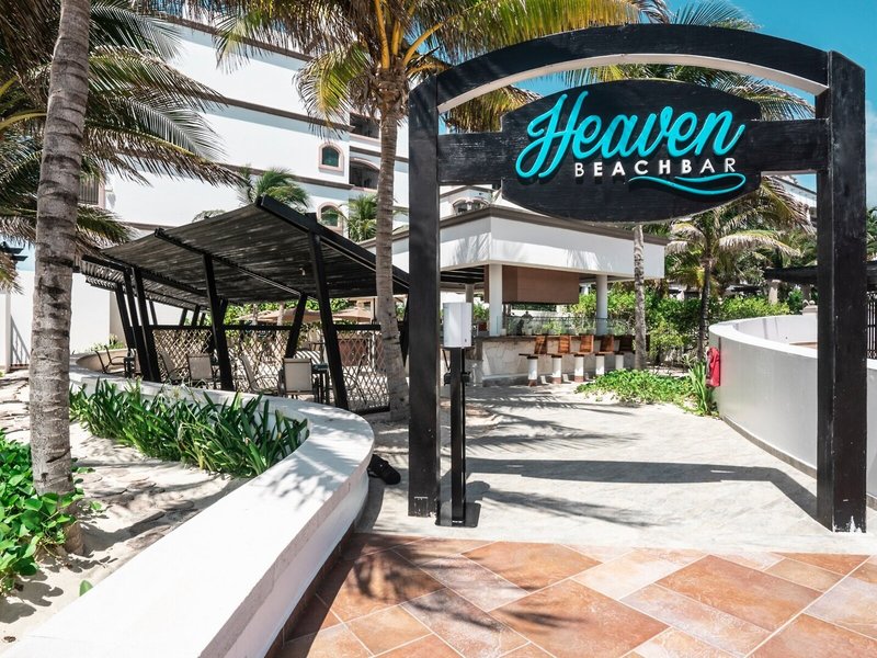 Grand Residences Riviera Cancun, a Registry Collection Hotel 4