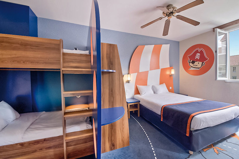 Algonquin´s Explorers Hotel at Disneyland Paris 5 - Room Example