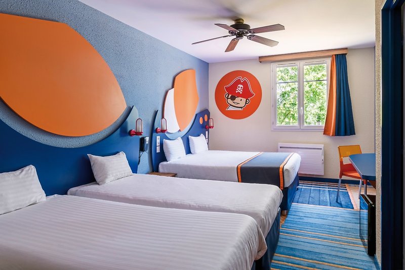 Algonquin´s Explorers Hotel at Disneyland Paris 8 - Room Example