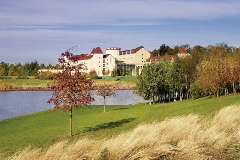 Algonquin´s Explorers Hotel at Disneyland Paris 25 - Exterior