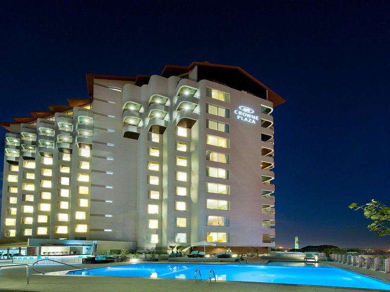 Crowne Plaza Santa Domingo 5