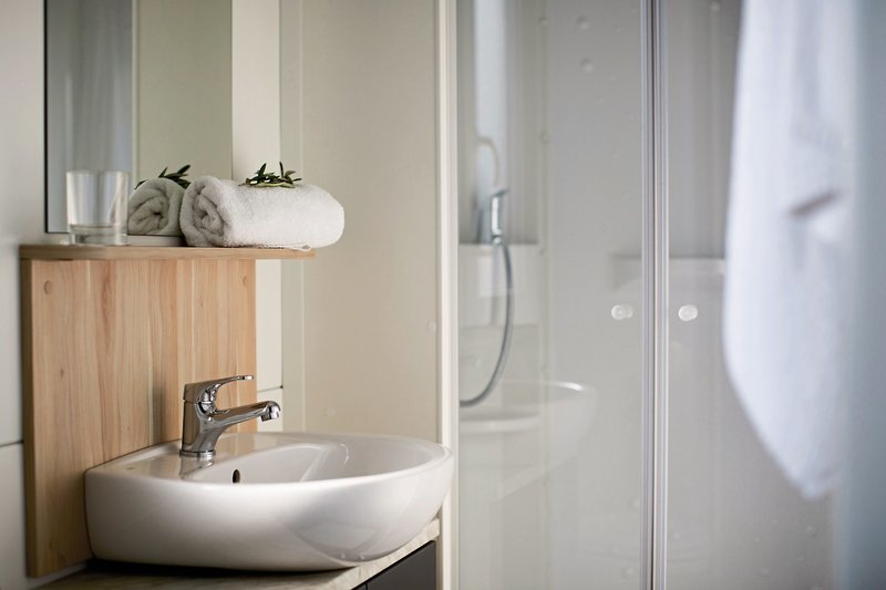 Waterman Beach Village 24 - Bathroom Example