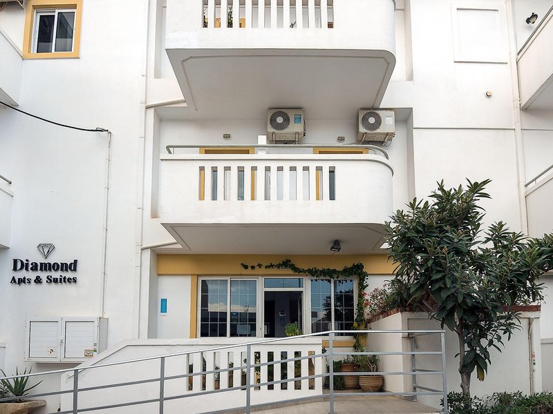 Diamond Apartments & Suites 1