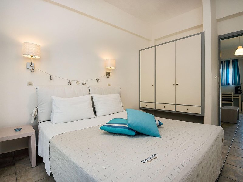 Diamond Apartments & Suites 10
