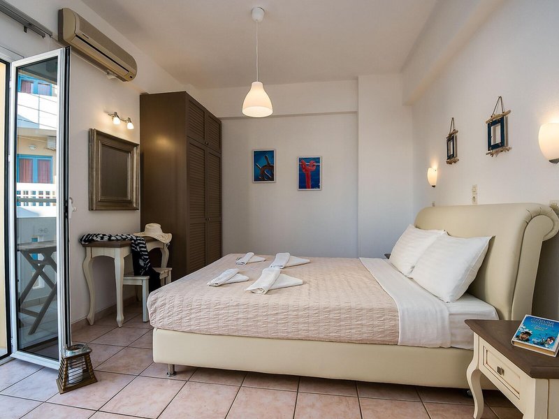 Diamond Apartments & Suites 12